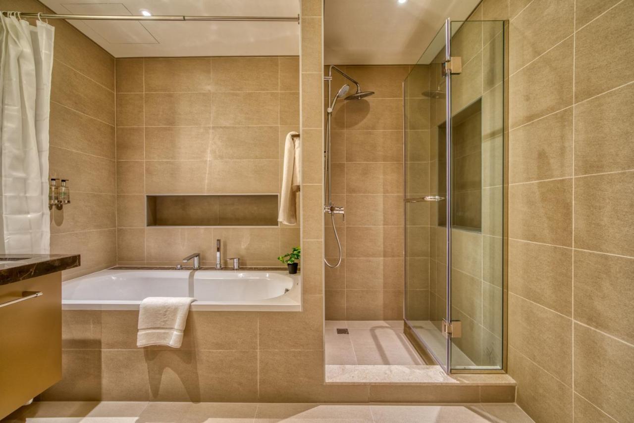 Incredible Views From This Classy Apt With Terrace Dubai Esterno foto