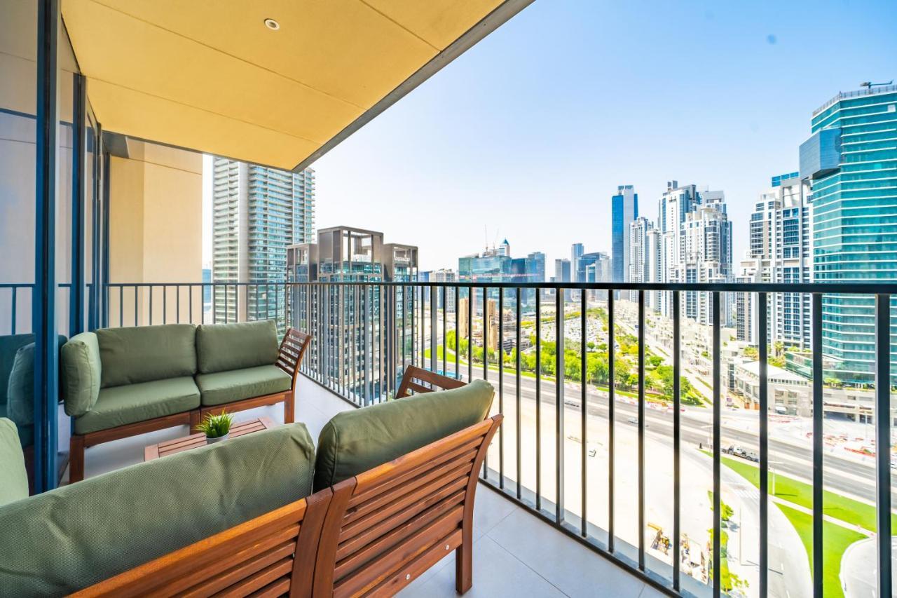 Incredible Views From This Classy Apt With Terrace Dubai Esterno foto